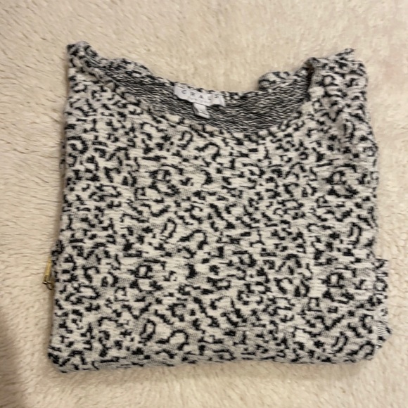 Black and Withe Animal print 3/4 sleeve - Picture 2 of 5